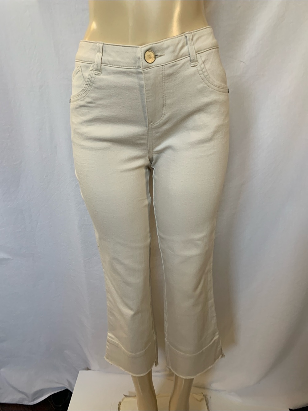 DEMOCRACY Jeans Tummy Control Size 6 Crop Kick Flare Frayed Hems Beige NWOT - Picture 4 of 10